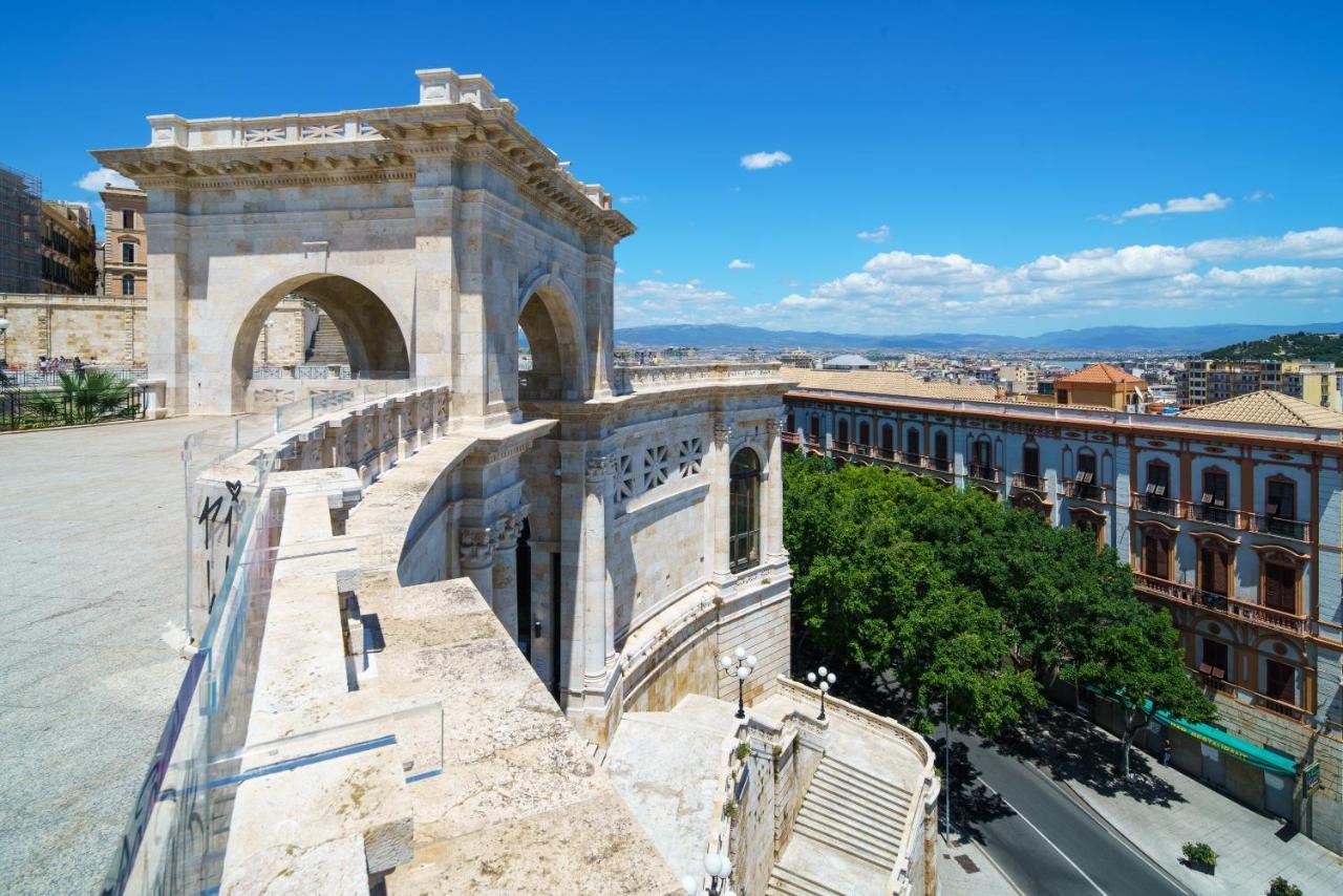 Апартаменты Castello House Кальяри Экстерьер фото